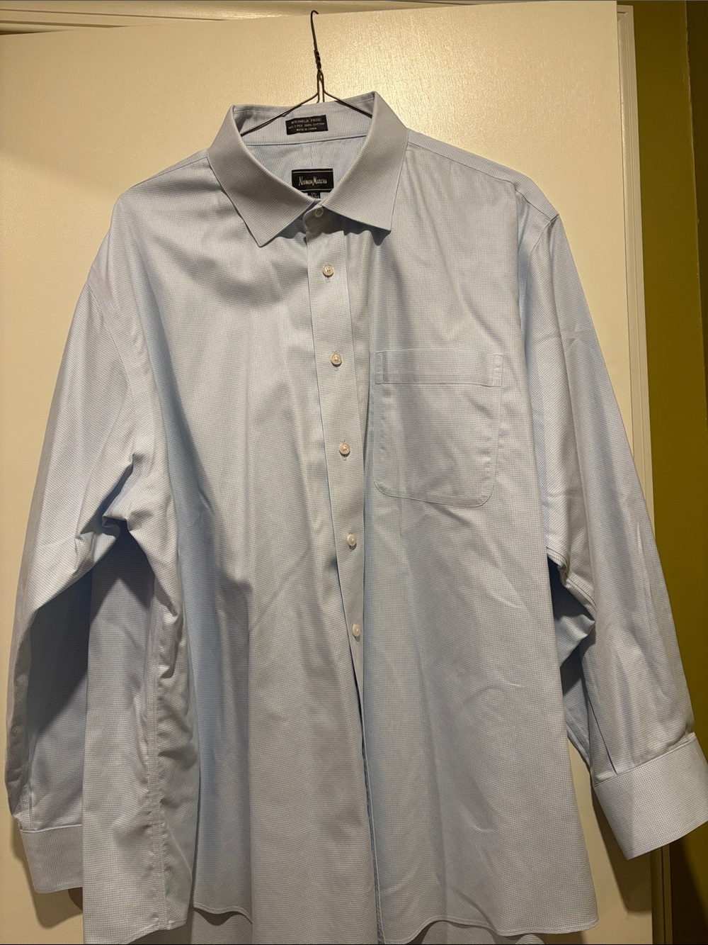 Neiman Marcus Light Blue and White Men's Dress Shirt